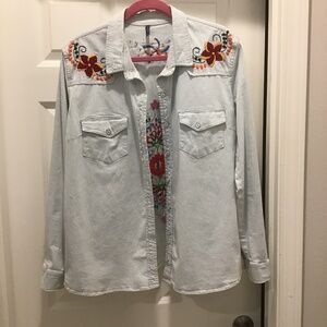 Weekend Embroidered Shirt M